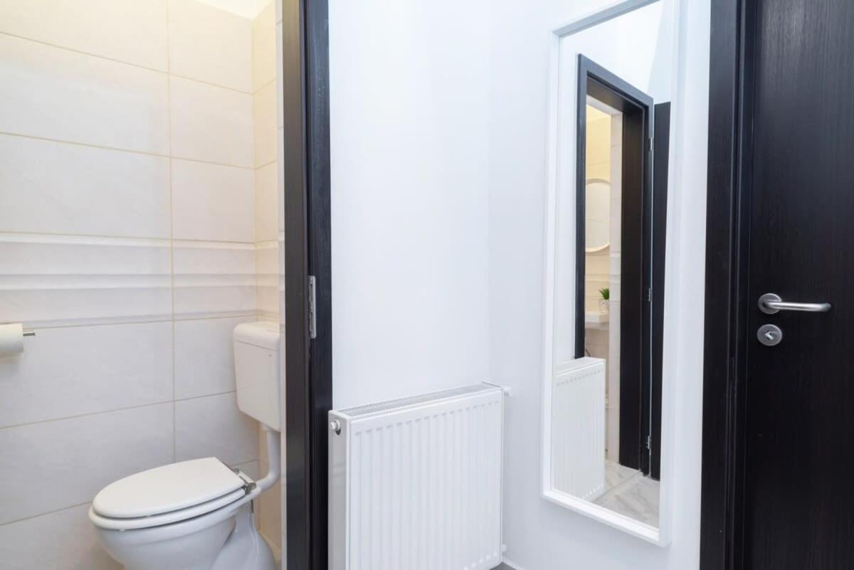 Ultra Central Large Stylish Apartment Budapest Bagian luar foto