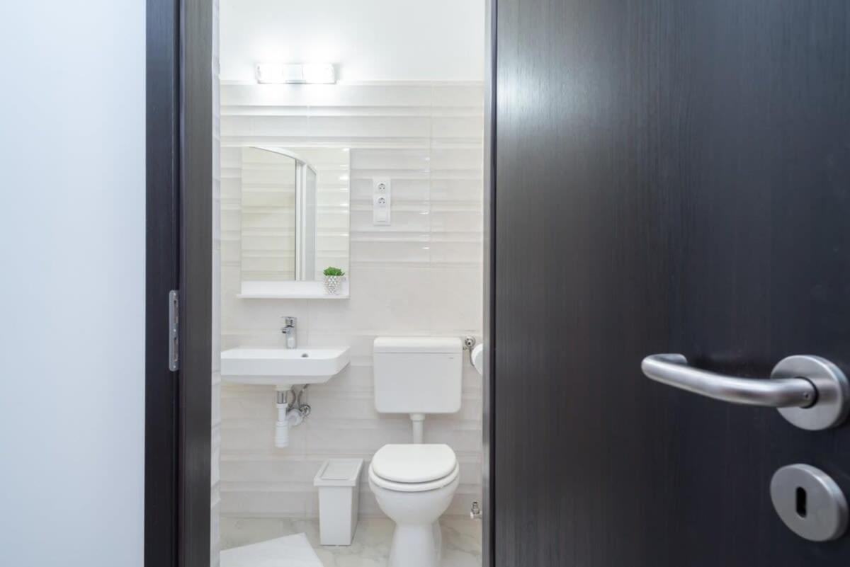 Ultra Central Large Stylish Apartment Budapest Bagian luar foto