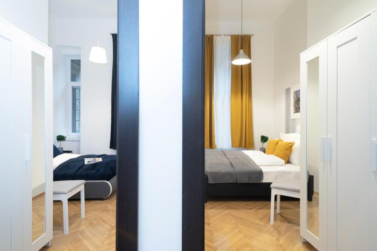 Ultra Central Large Stylish Apartment Budapest Bagian luar foto